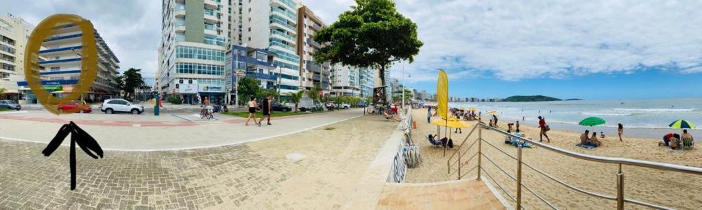 Suite Mar 210 - Economica E Compacta - Praia Do Morro - Predio Frente Mar Com Elevador, Atravessou A Avenida, Ja Esta Na Praia - Garagem - Internet Guarapari Ngoại thất bức ảnh