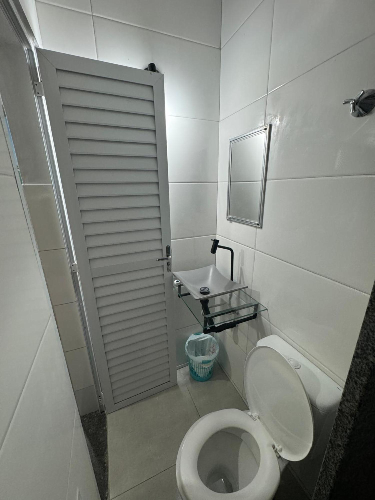 Suite Mar 210 - Economica E Compacta - Praia Do Morro - Predio Frente Mar Com Elevador, Atravessou A Avenida, Ja Esta Na Praia - Garagem - Internet Guarapari Ngoại thất bức ảnh